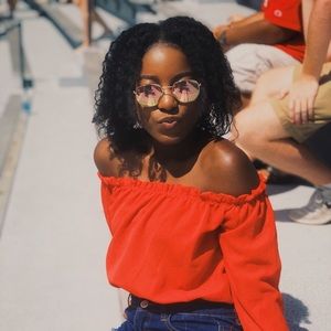 Meet your Posher, Kayla